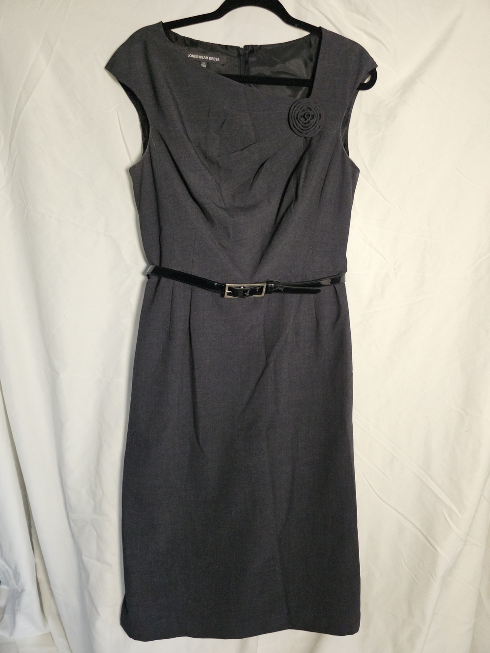 Jones Wear Dark Gray Sleeveless Sheath Dress with Rosette and Slim Belt